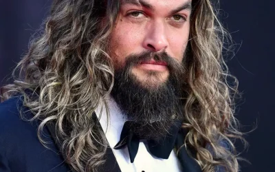 «Dix photos de la nouvelle petite amie de Jason Momoa : canon et sublime ! Cette fille est tout simplement à couper le souffle !»