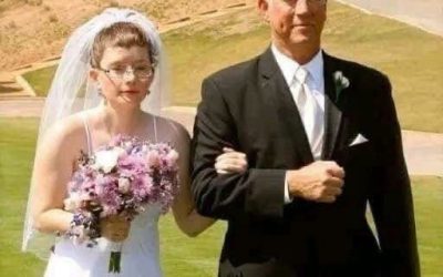 Ce mariage est devenu VIRAL, un jeune femmes épouse son beau-père pour son…