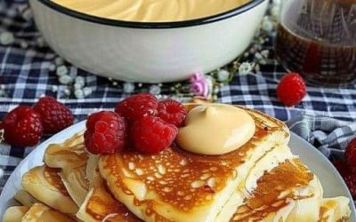 Je mélange du lait avec de la crème dessert pour les crêpes, c’est le meilleur de tous les temps !