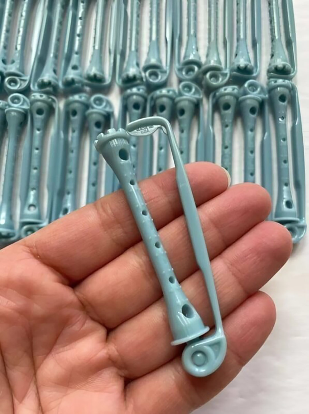 J’ai trouvé ces objets étranges dans le tiroir de ma grand-mère. Devinez à quoi ils servent ?