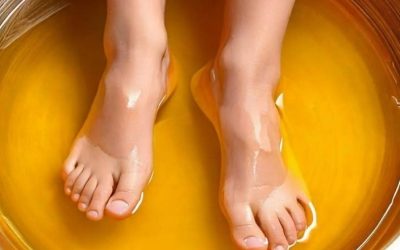 J’ai trempé mes pieds dans du vinaigre de cidre. Après 15 minutes, voici ce que j’ai vu.