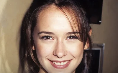 De l’idole des années 90 à mère de trois enfants : à quoi ressemble aujourd’hui cette star à 45 ans ?