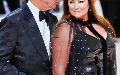 L’épouse de Brosnan est inondée de compliments