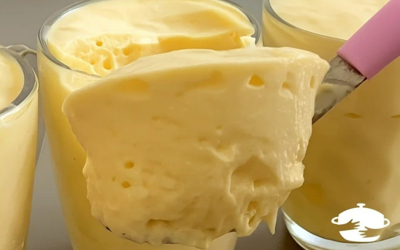 Petites coupes dorées : un délicieux dessert que tout le monde adore.